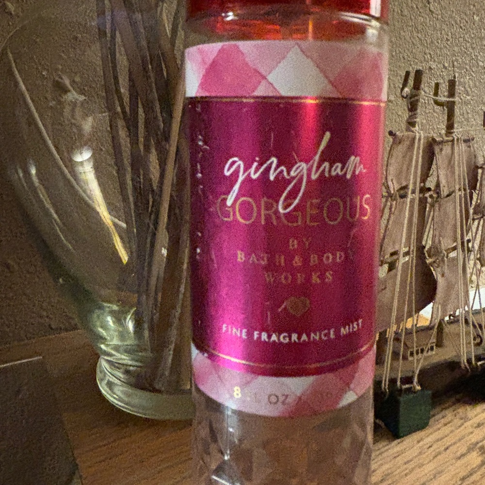 Bath & Body Works Gingham Gorgeous Fragrance Mist - Pink
